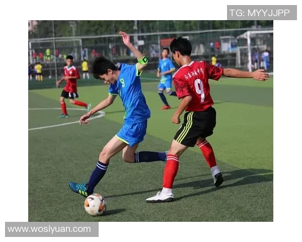 劲然漫画足球明星带你领略绿茵场上的激情与梦想